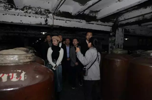 中酿品致来客点赞董酒匠人匠心